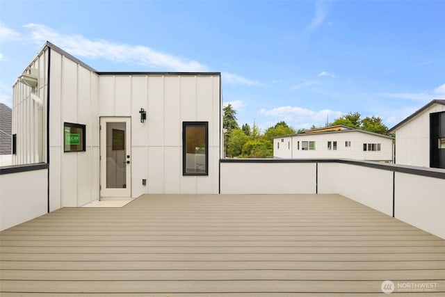 9694 51st Ave S, Seattle, WA 98118 - view of wooden deck