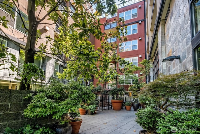 2607 Western Ave Unit 655, Seattle, WA 98121 - view of patio / terrace