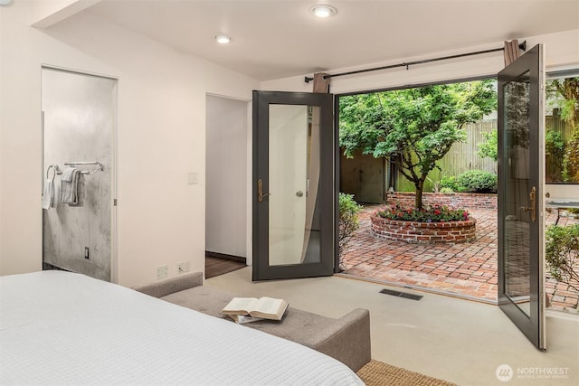 4148 Boulevard Pl, Mercer Island, WA 98040 - bedroom with recessed lighting