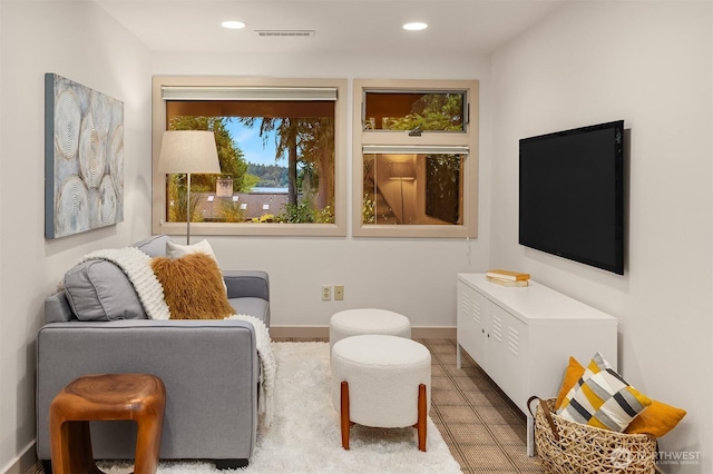 4148 Boulevard Pl, Mercer Island, WA 98040 - sitting room featuring recessed lighting and baseboards