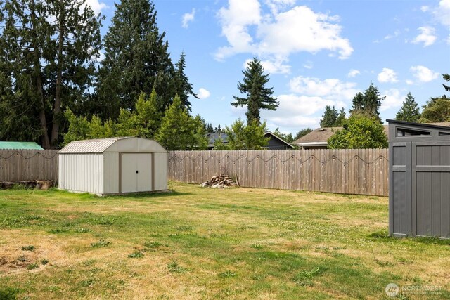 6819 Braker Way, Lynden, WA 98264 - fenced backyard with a storage shed