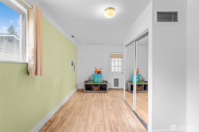 900 Dundee Rd NW, Olympia, WA 98502 - hall featuring light wood finished floors and baseboards