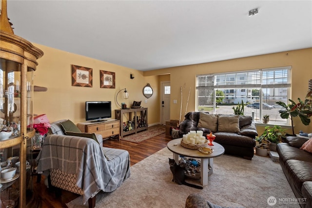 658 Okanogan Ave, Wenatchee, WA 98801 - living area featuring plenty of natural light and wood finished floors