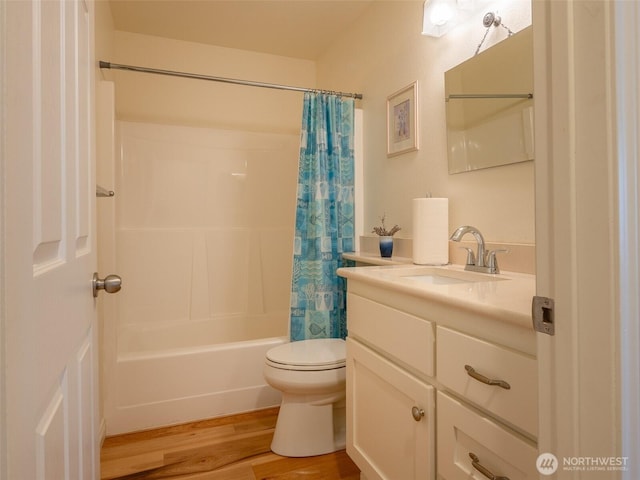 501 Summer Breeze Ln, Sequim, WA 98382 - full bath featuring vanity, wood finished floors, and shower / bath combo with shower curtain