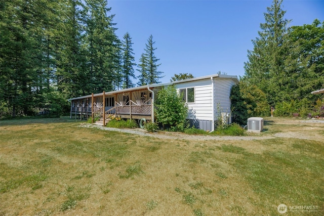 15932 427th Ave SE, Gold Bar, WA 98251 - manufactured / mobile home with a front yard and covered porch