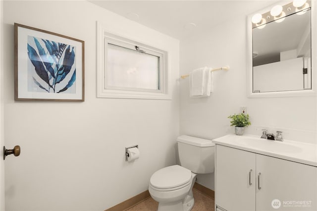 1515 2nd Ave W, Seattle, WA 98119 - bathroom with baseboards and vanity