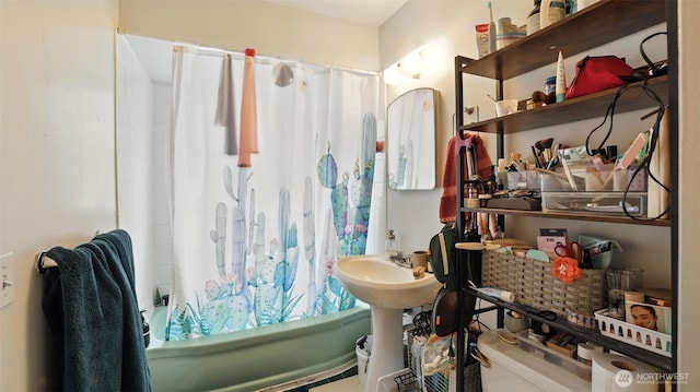 1001 1st Ave N, Seattle, WA 98109 - full bathroom with shower / bath combo and toilet