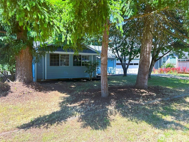 1430 Welling Rd, Bellingham, WA 98226 - view of front of property featuring a front lawn