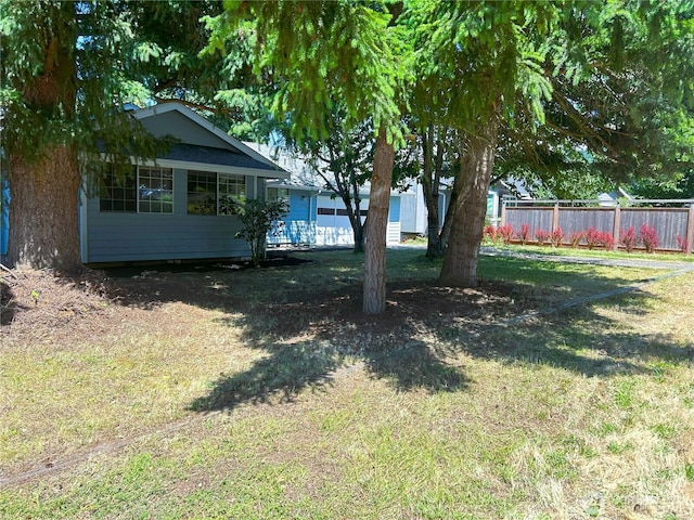 1430 Welling Rd, Bellingham, WA 98226 - view of yard with a garage