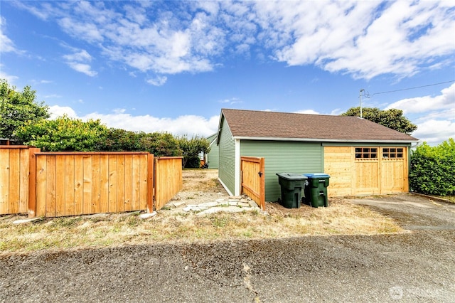 1008 W 5th St N, Port Angeles, WA 98363 - view of garage