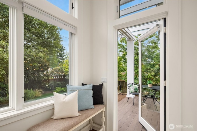 5526 34th Ave NE, Seattle, WA 98105 - entryway featuring hardwood / wood-style flooring