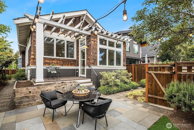 5526 34th Ave NE, Seattle, WA 98105 - view of patio / terrace featuring a gate