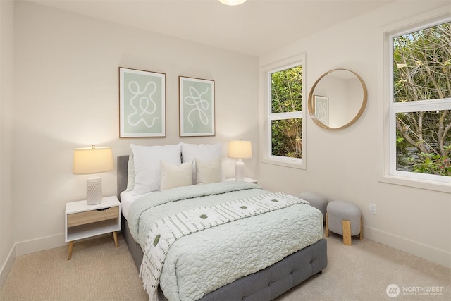 819 18th Ave W, Kirkland, WA 98033 - carpeted bedroom featuring multiple windows