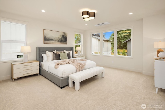 819 18th Ave W, Kirkland, WA 98033 - bedroom featuring light carpet and recessed lighting