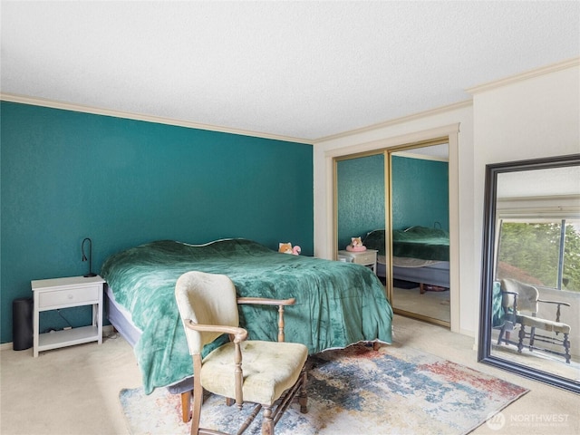 6908 254th St E, Graham, WA 98338 - bedroom featuring carpet, a textured ceiling, crown molding, and a closet