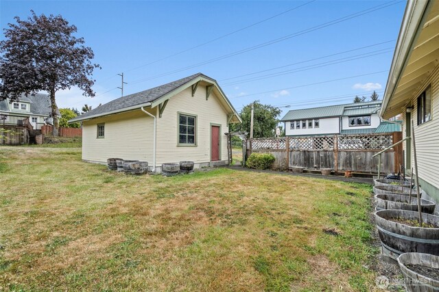 802 May St, Raymond, WA 98577 - rear view of house