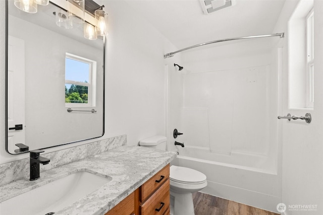 110 Cedar Crest Pl, Napavine, WA 98532 - full bathroom featuring vanity, shower / tub combination, and wood finished floors
