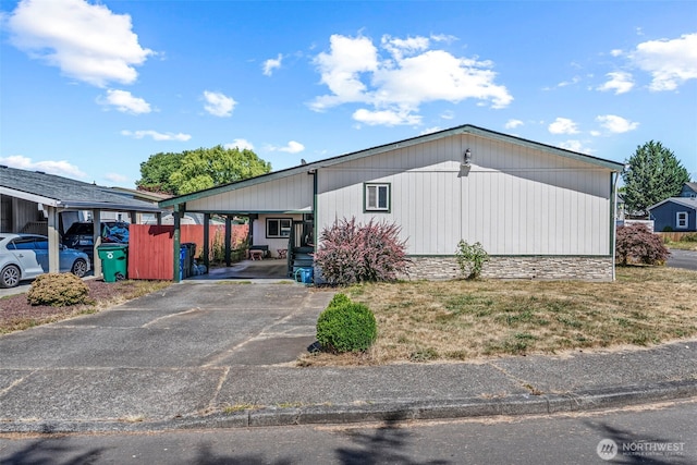 5309 NE 75th Ave, Vancouver, WA 98662 - view of front facade with a carport and driveway