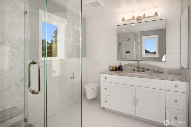 1915 35th Ave W, Seattle, WA 98199 - full bath with a stall shower and vanity