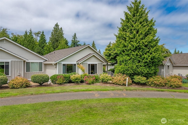 9002 Gleneagle Dr, Blaine, WA 98230 - single story home featuring a front lawn, board and batten siding, and a shingled roof