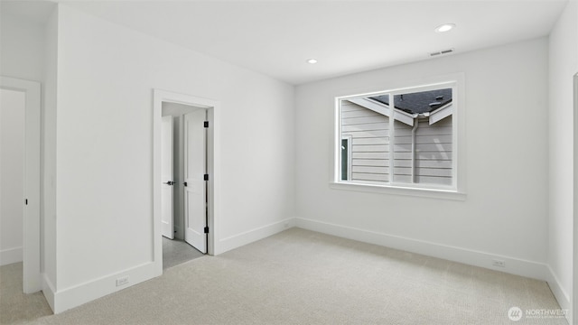 1118 N 34th St, Renton, WA 98056 - unfurnished bedroom featuring carpet and recessed lighting