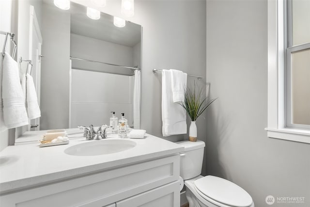 20851 156th St E, Bonney Lake, WA 98391 - full bath with vanity and curtained shower