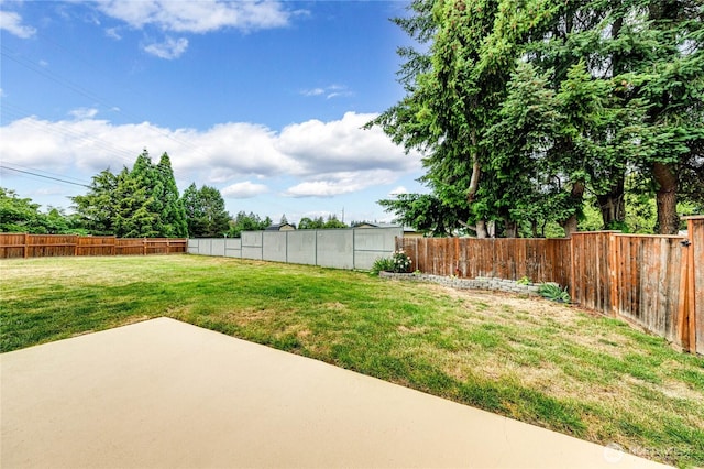 60 Crystal Ct, Sequim, WA 98382 - fenced backyard with a patio area