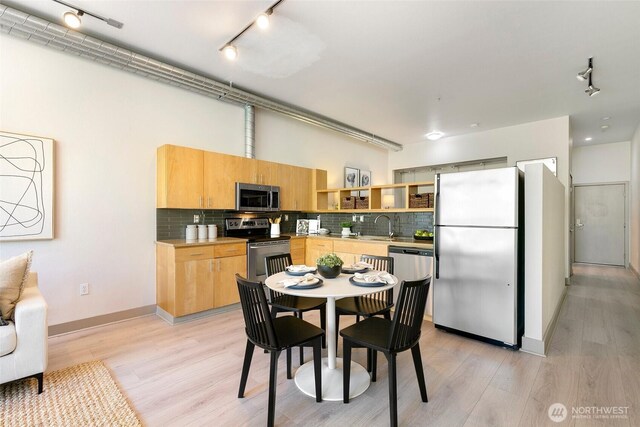 2015 Terry Ave Unit 411, Seattle, WA 98121 - photo 6