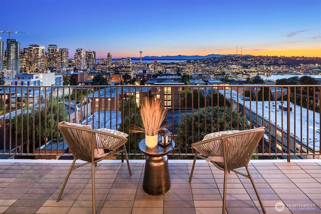 505 Belmont Ave E Unit 801, Seattle, WA 98102 - balcony with a view of skyline