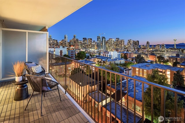 505 Belmont Ave E Unit 801, Seattle, WA 98102 - balcony with a view of skyline