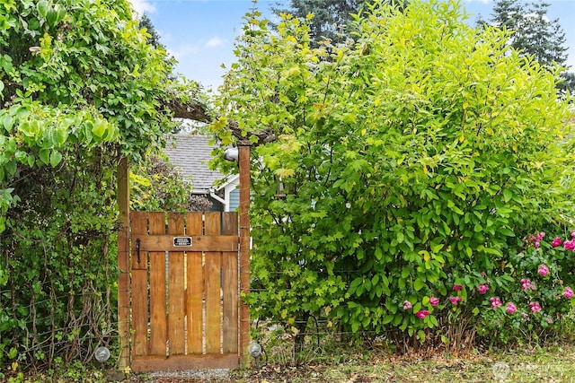1814 Wilson Ave, Bellingham, WA 98225 - view of gate