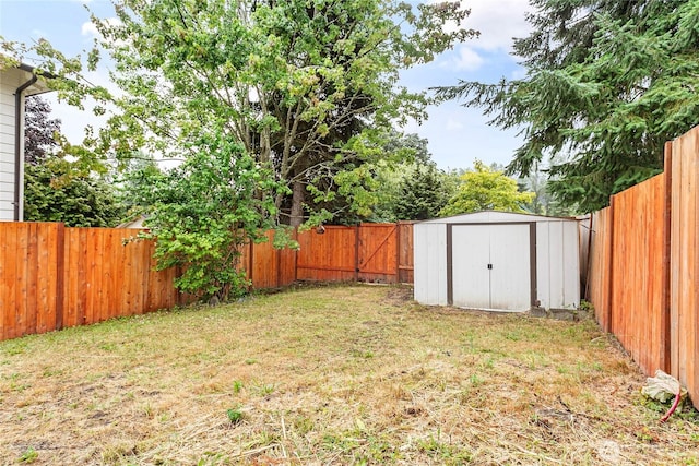 1814 Wilson Ave, Bellingham, WA 98225 - fenced backyard featuring a storage unit