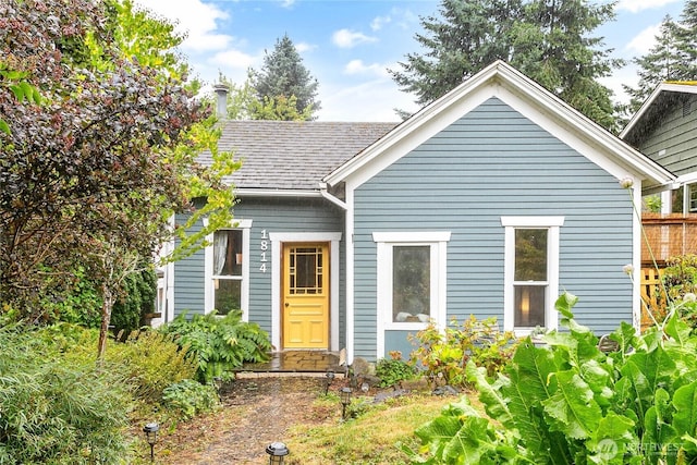 1814 Wilson Ave, Bellingham, WA 98225 - bungalow-style home featuring a shingled roof