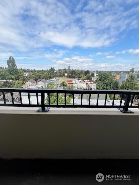 4540 8th Ave NE Unit 903, Seattle, WA 98105 - view of balcony