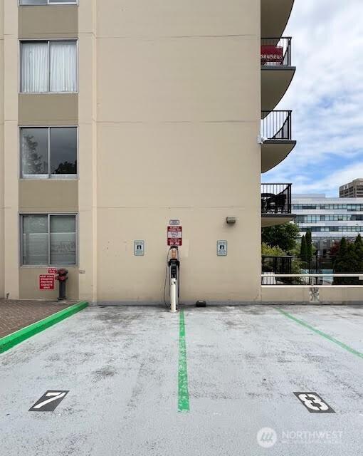 4540 8th Ave NE Unit 903, Seattle, WA 98105 - view of building exterior