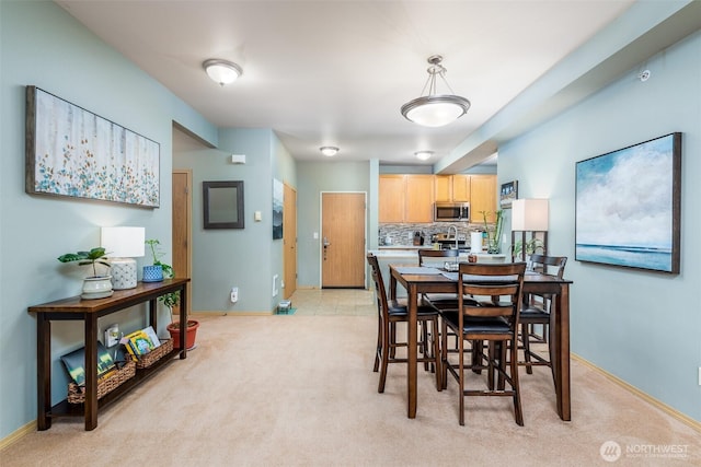 512 Darby Dr Unit 213, Bellingham, WA 98226 - dining room with light carpet