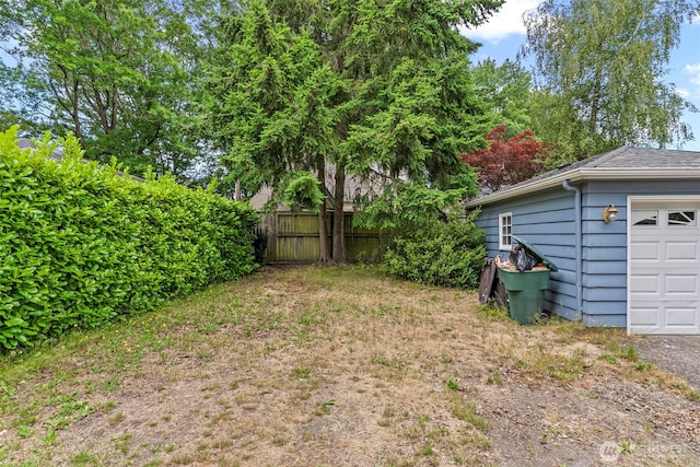 2132 Washington Way, Longview, WA 98632 - view of yard with a garage