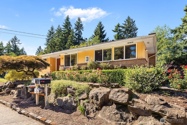132 NE 130th St, Seattle, WA 98125 - ranch-style home featuring brick siding