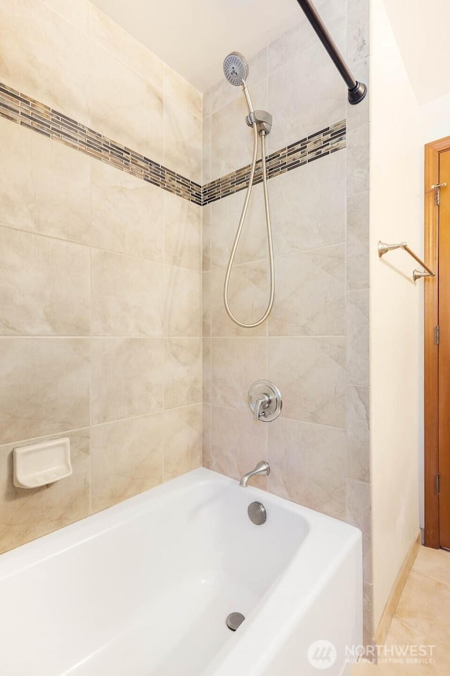132 NE 130th St, Seattle, WA 98125 - bathroom with shower / bath combination