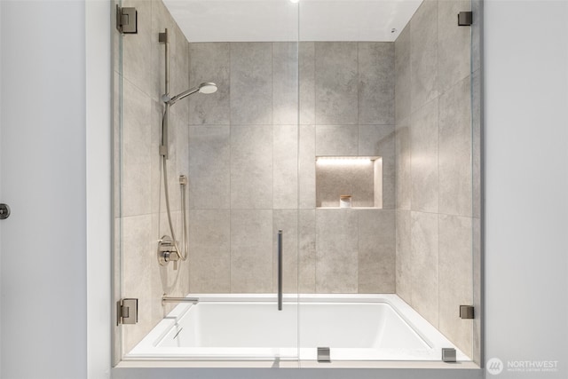 2033 2nd Ave Unit 1111, Seattle, WA 98121 - full bathroom with shower / bath combination with glass door