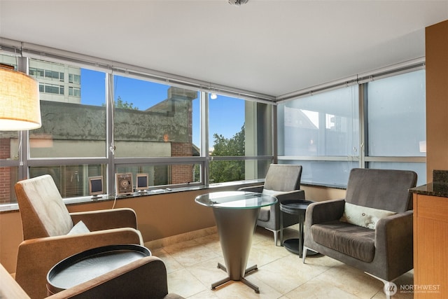 2033 2nd Ave Unit 1111, Seattle, WA 98121 - view of sunroom / solarium