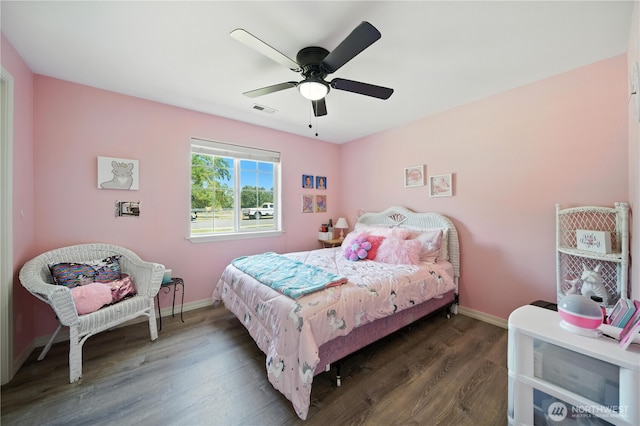 2322 Garrison St, Walla Walla, WA 99362 - bedroom with wood finished floors and a ceiling fan