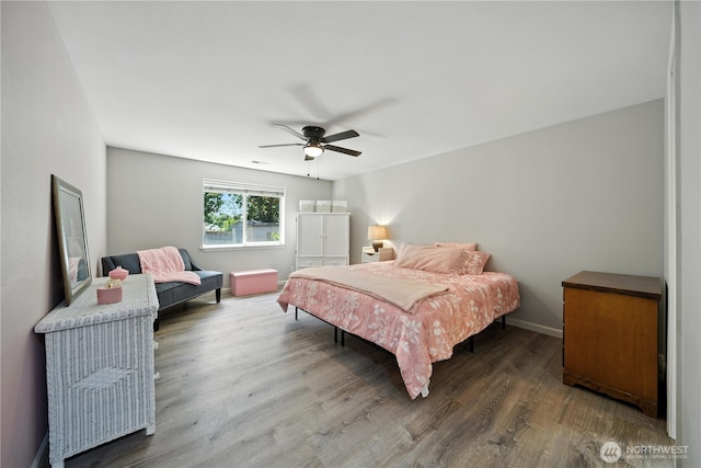 2322 Garrison St, Walla Walla, WA 99362 - bedroom featuring wood finished floors and ceiling fan