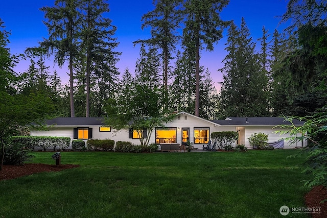 23350 SE 22nd St, Sammamish, WA 98075 - ranch-style house featuring a front yard and a garage