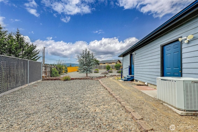541 Salal Pl, Sequim, WA 98382 - fenced backyard featuring entry steps