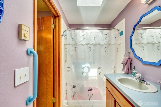 541 Salal Pl, Sequim, WA 98382 - full bathroom featuring vanity and a shower with curtain