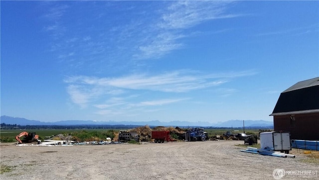 9910 Lowell Larimer Rd, Everett, WA 98208 - view of mountain backdrop