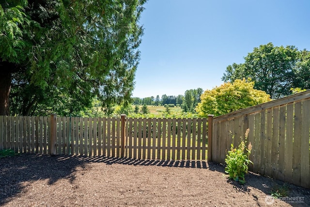 527 Cypress Ave, Snohomish, WA 98290 - gate with a fenced backyard