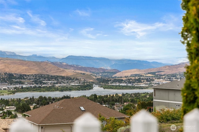 591 Daniels Dr NE, East Wenatchee, WA 98802 - view of mountain backdrop