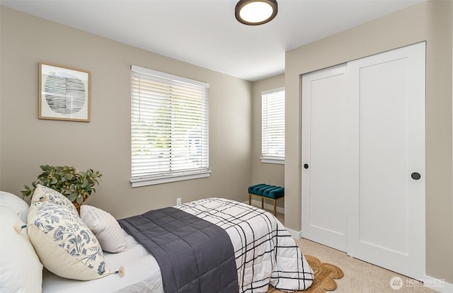 1816 N 155th St, Shoreline, WA 98115 - bedroom featuring light carpet and a closet